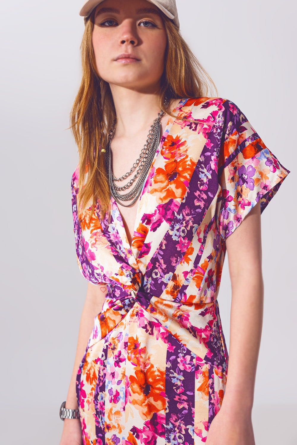 Maxivestido anudado con estampado de flores en multicolor Q2