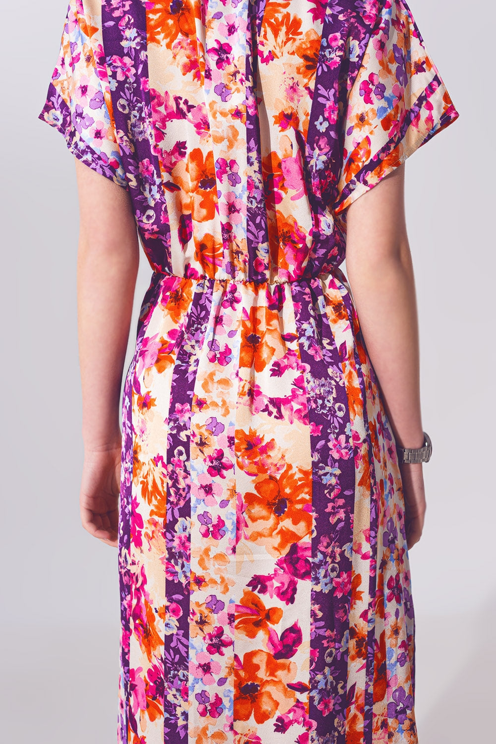 Maxivestido anudado con estampado de flores en multicolor Q2