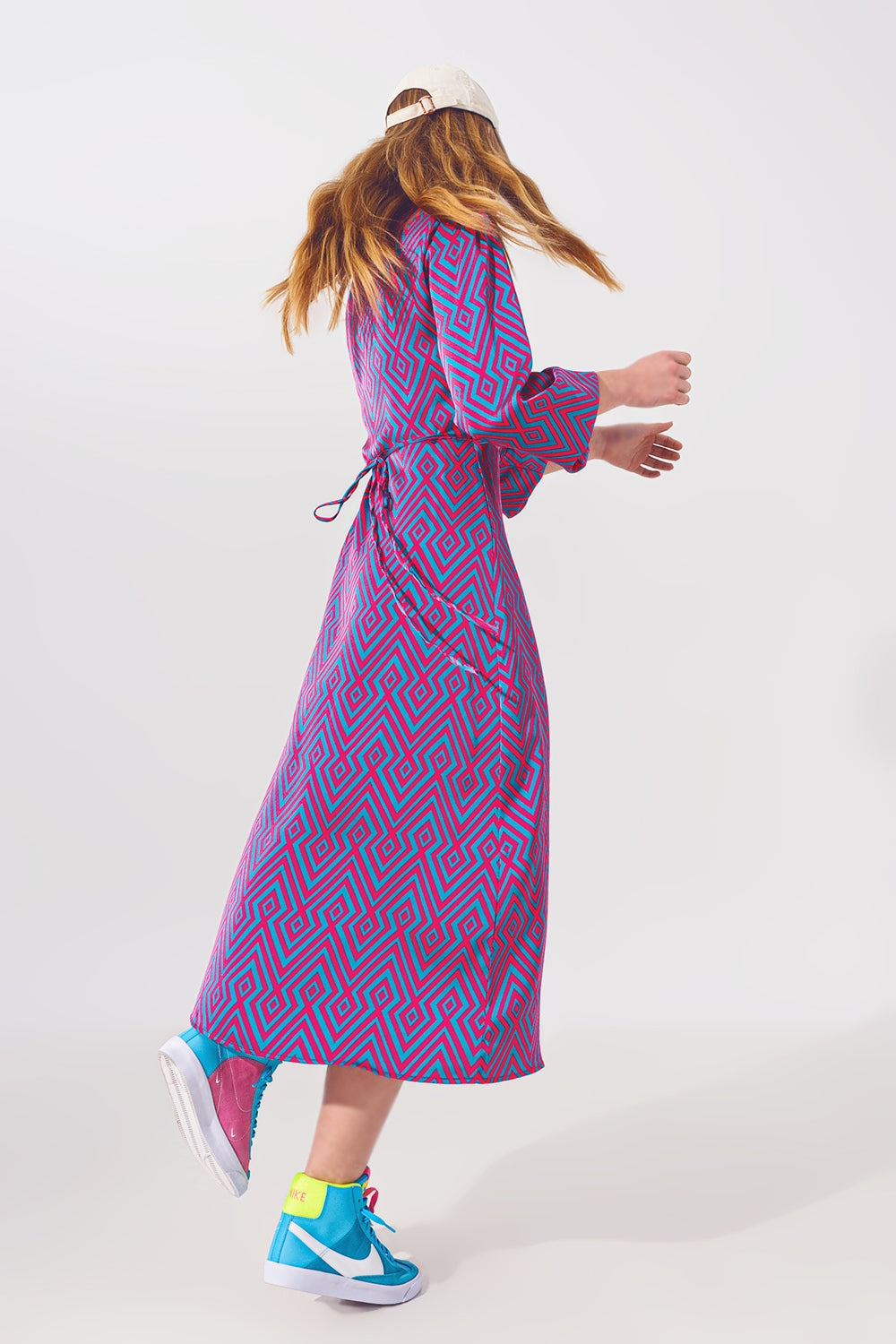 Maxivestido de manga larga con estampado geométrico Q2