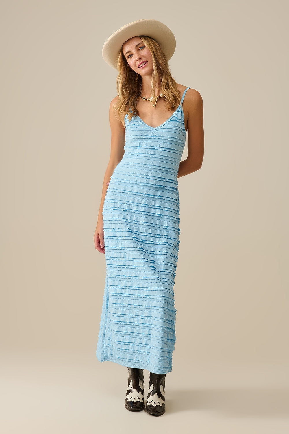 Maxivestido de volantes en azul con tirantes Q2
