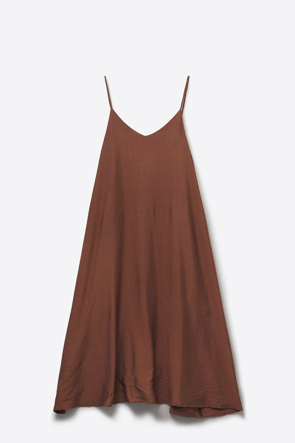 Maxivestido fluido con tirantes marrón Q2
