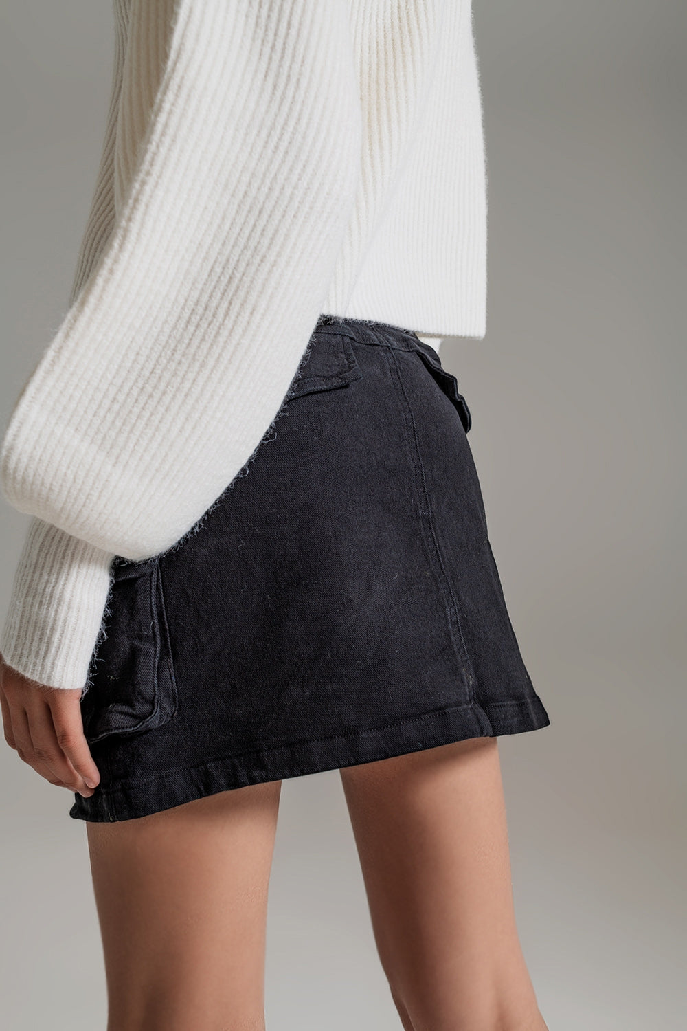 Mini falda cargo en negro Q2