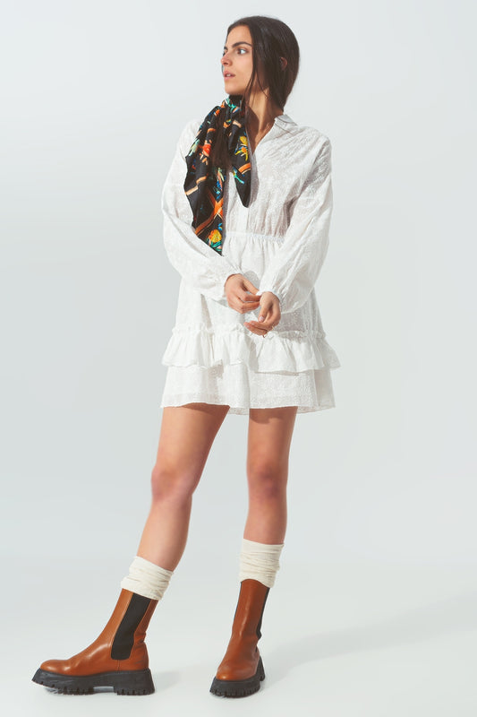 Q2 Mini Vestido bordado con Volantes en Blanco