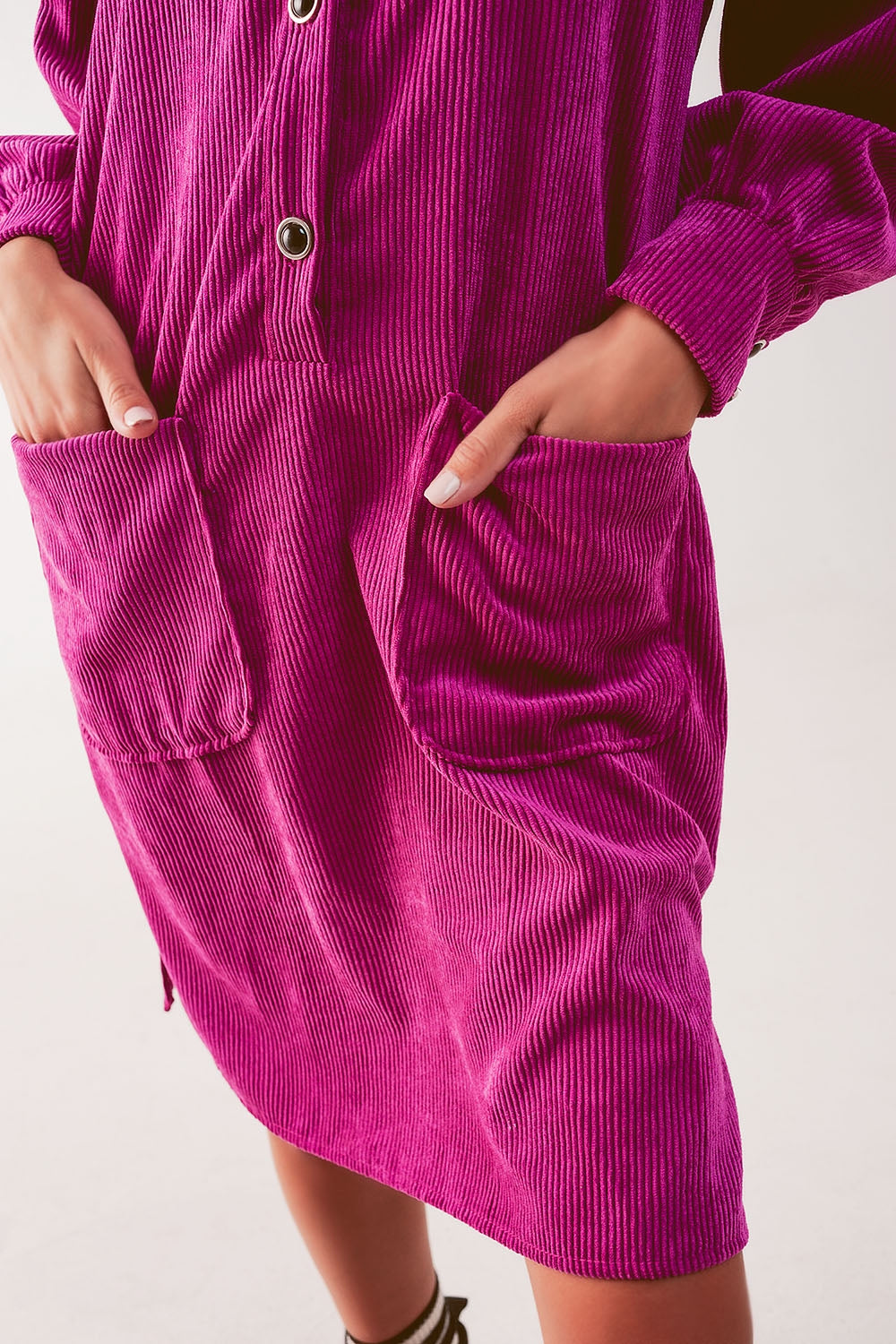 Mini vestido camisero de pana en fucsia Q2