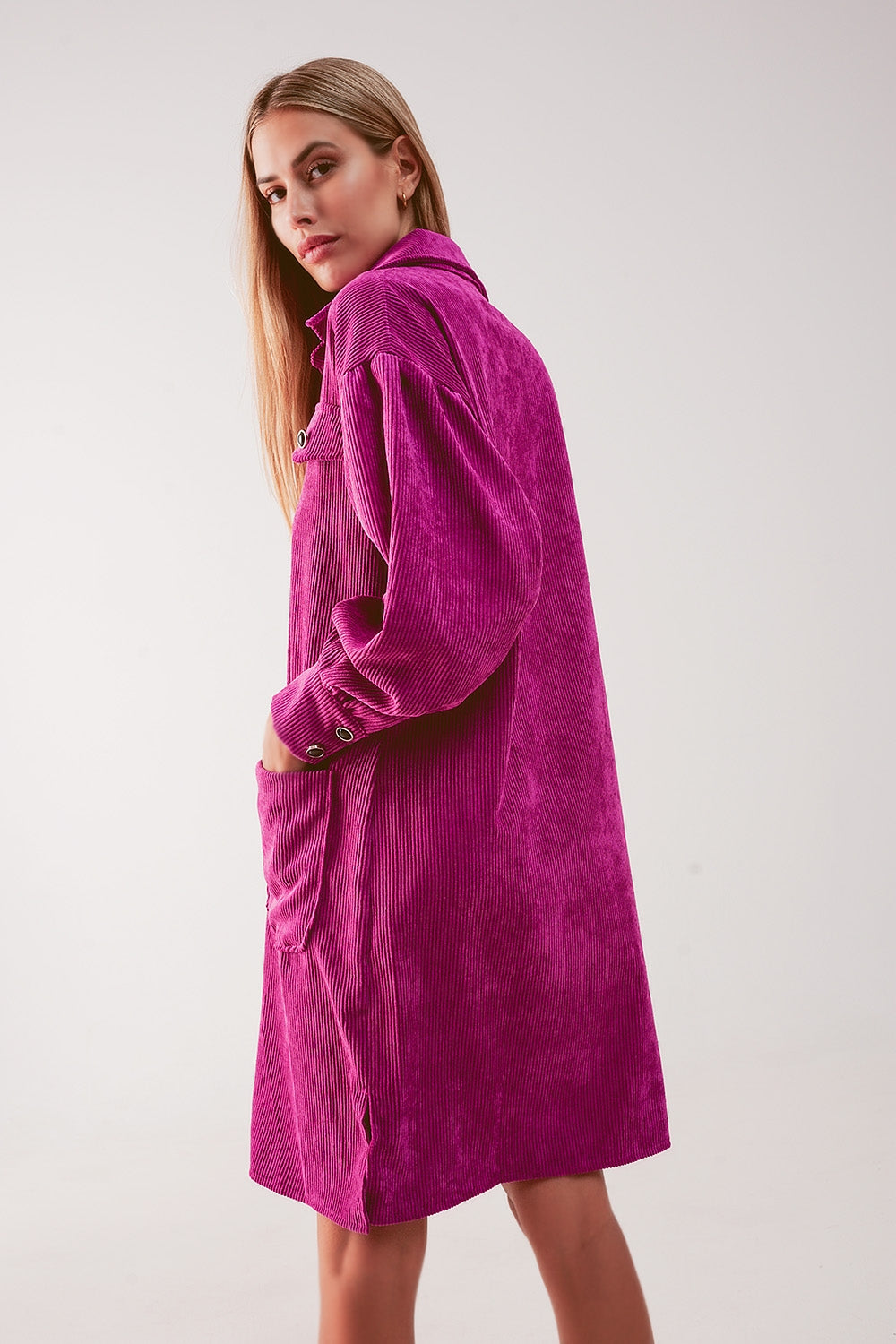 Mini vestido camisero de pana en fucsia Q2