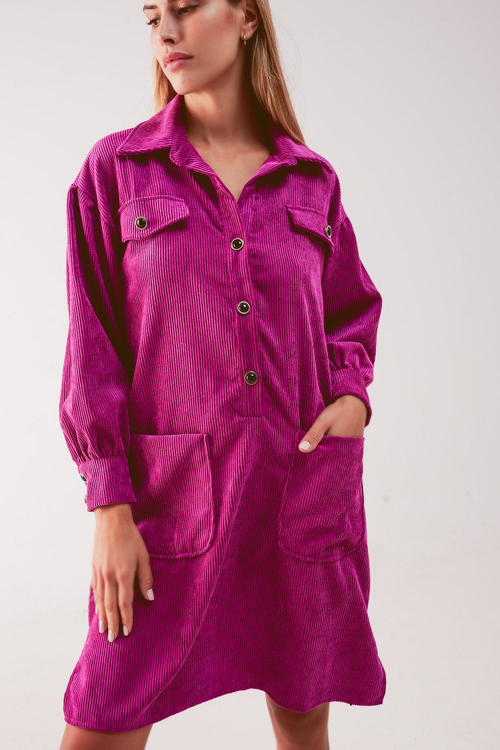 Mini vestido camisero de pana en fucsia Q2