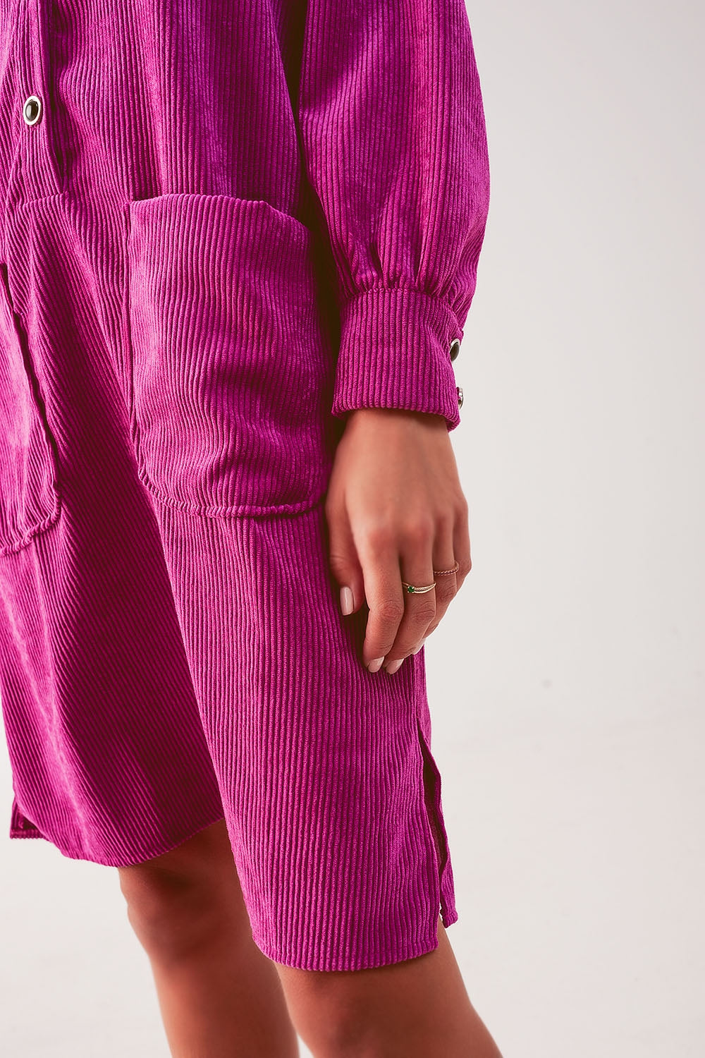 Mini vestido camisero de pana en fucsia Q2