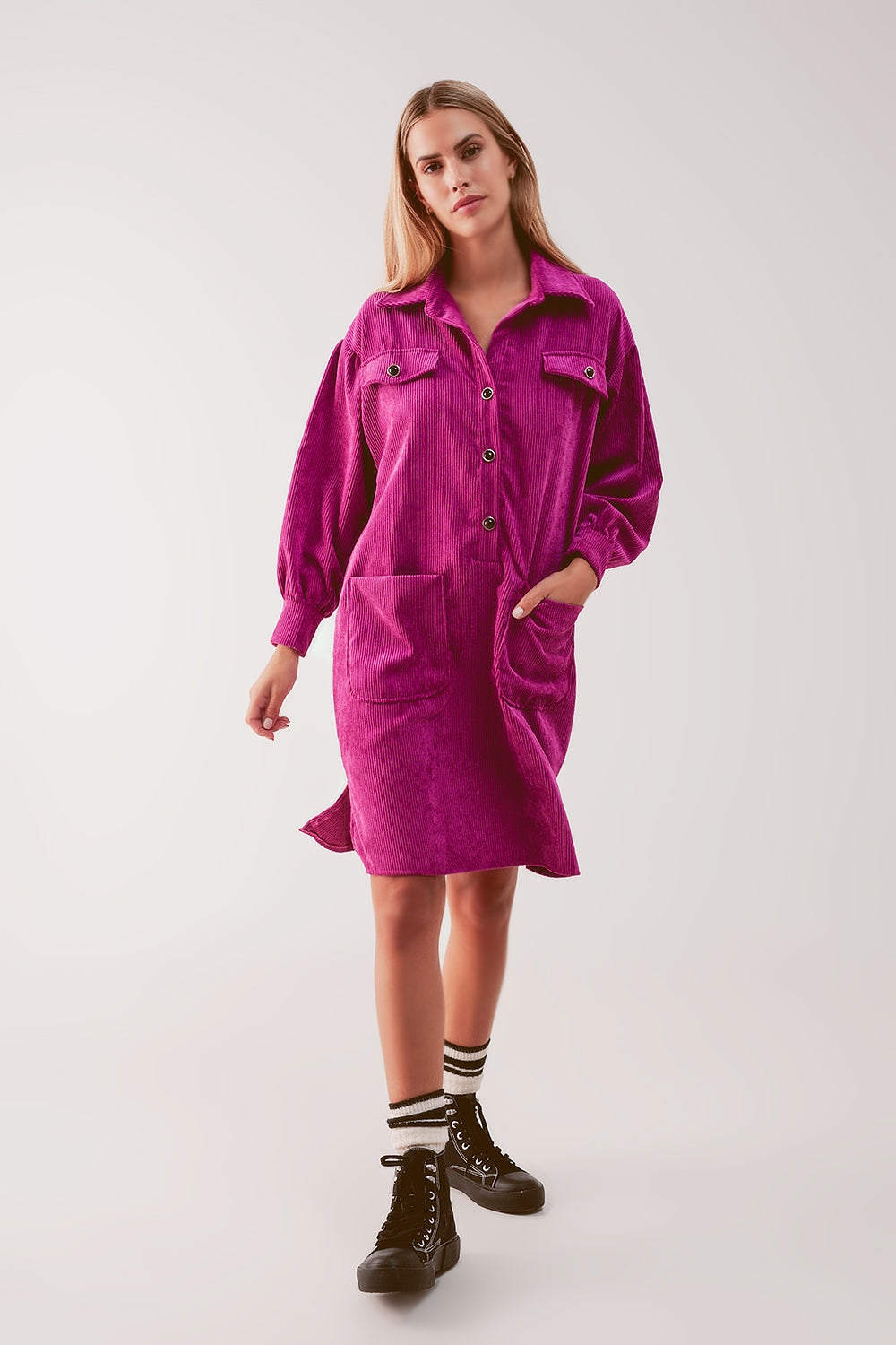 Q2 Mini vestido camisero de pana en fucsia