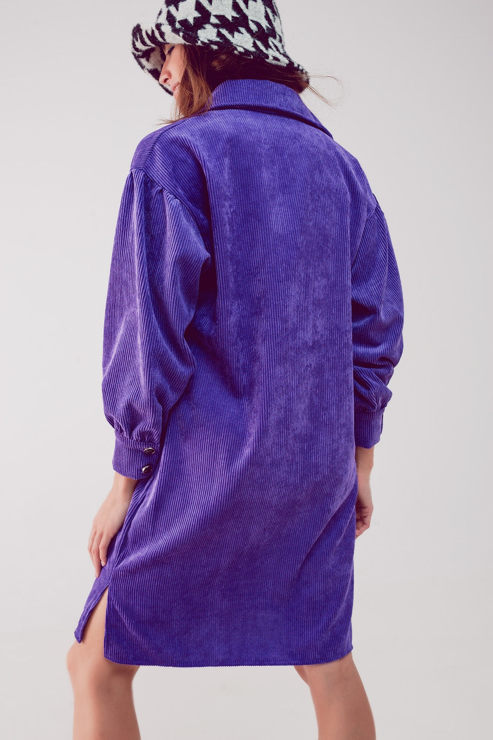 Mini vestido camisero de pana en morado Q2