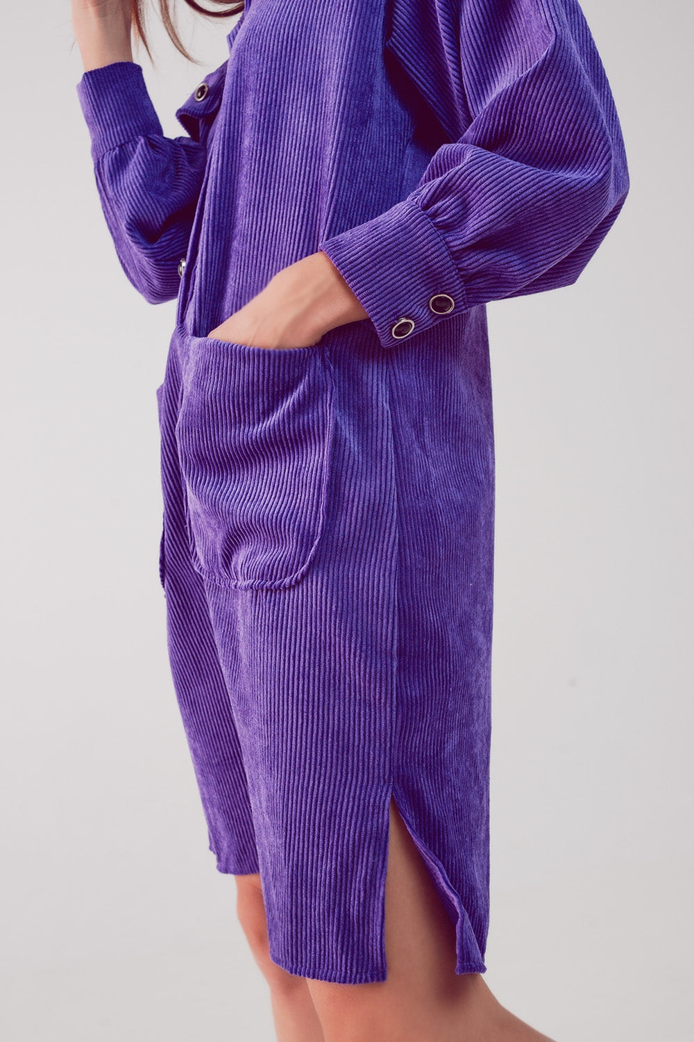 Mini vestido camisero de pana en morado Q2