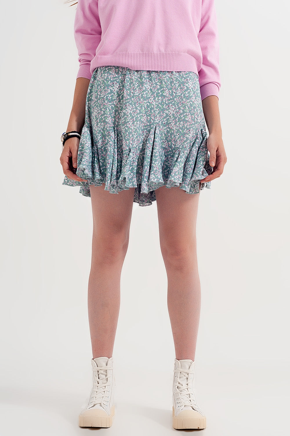 Minifalda verde con estampado floral y volantes Q2