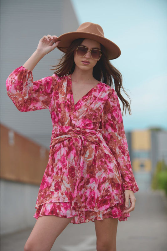 Q2 Minivestido con estampado abstracto y escote en V con lazada en la cintura