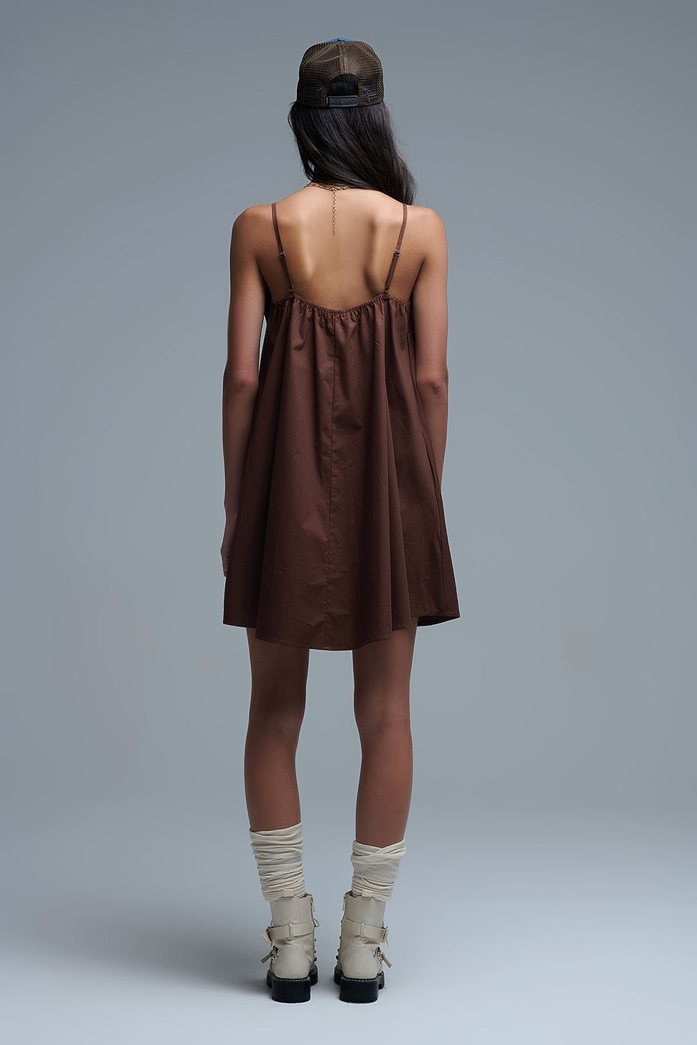 Minivestido de popelina marrón con detalle de gran lazo Q2