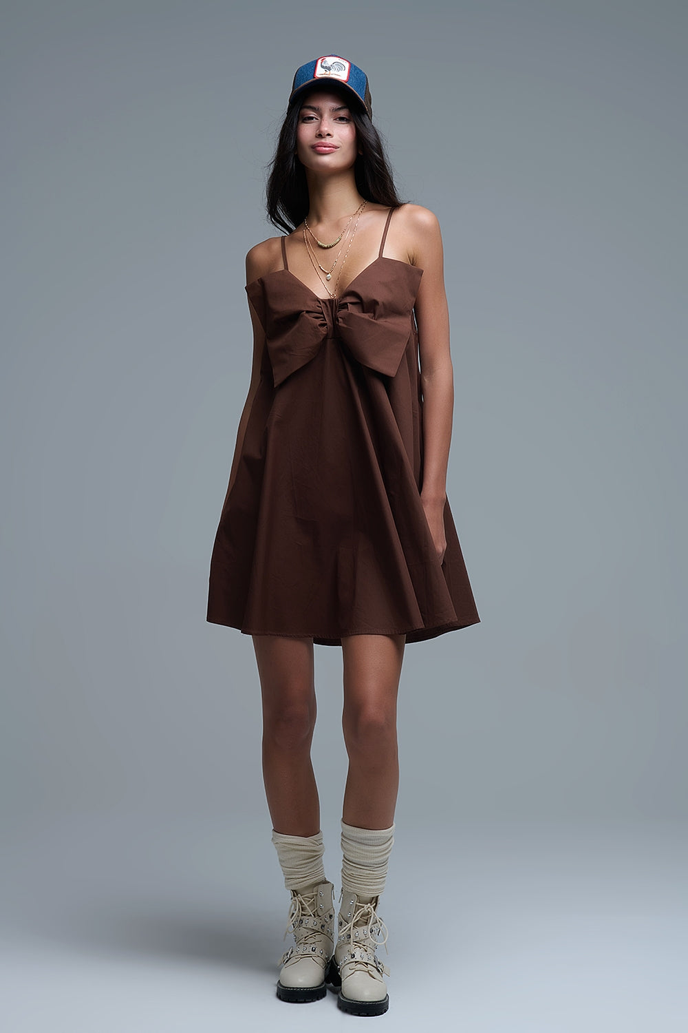 Minivestido de popelina marrón con detalle de gran lazo Q2