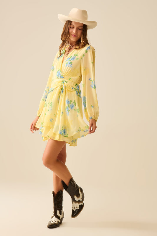 Q2 Minivestido primaveral amarillo mantequilla con diseño fruncido