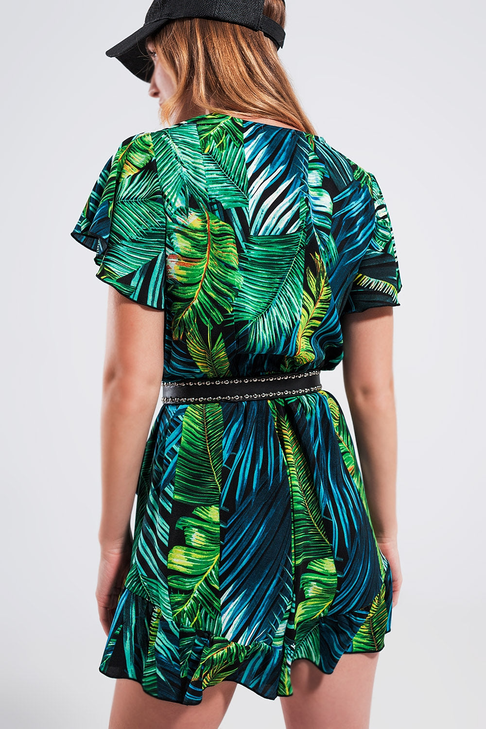 Mono corto verde cruzado con estampado hojas tropicales Q2