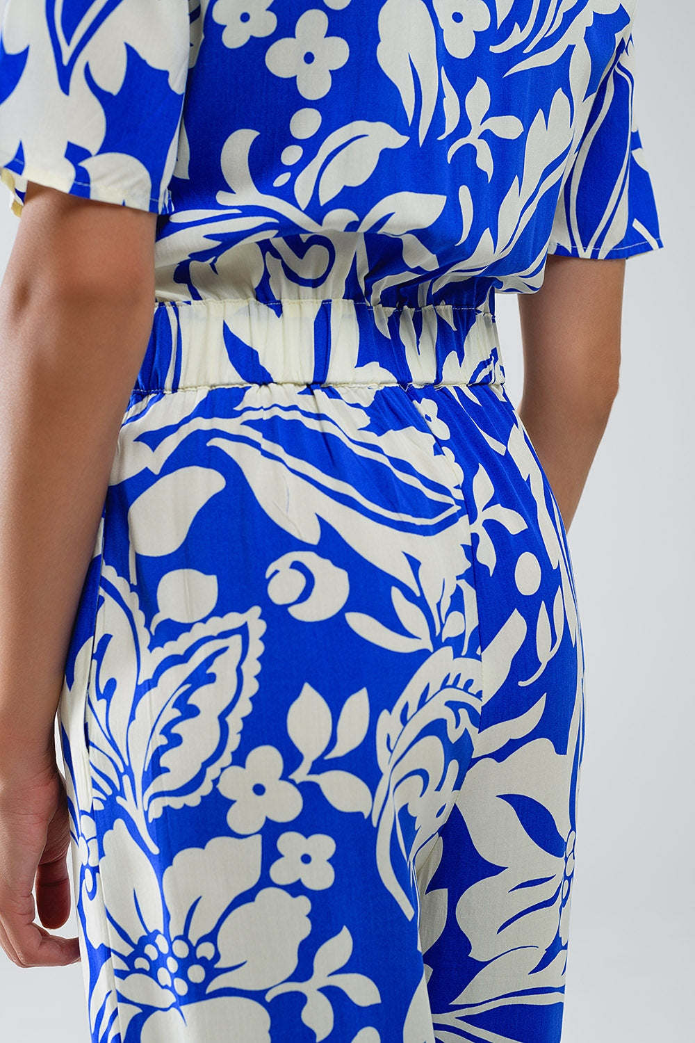 Mono Floral De Manga Corta En Azul Q2