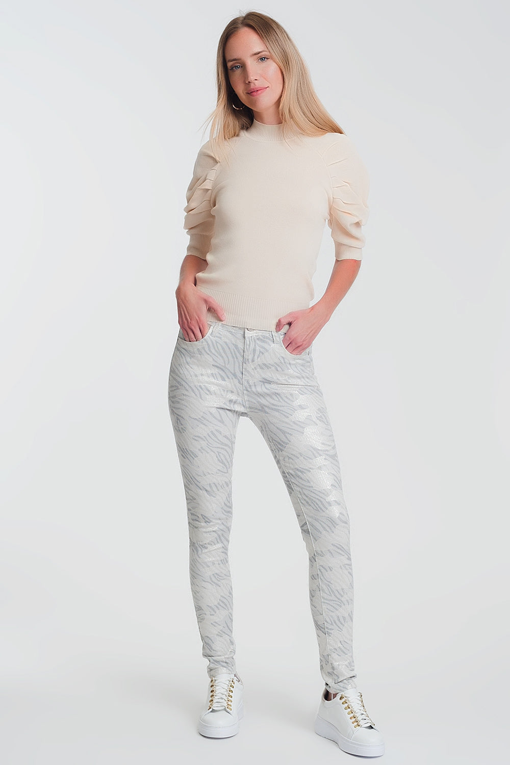 Pantalon ajustados con estampado de camuflaje Q2