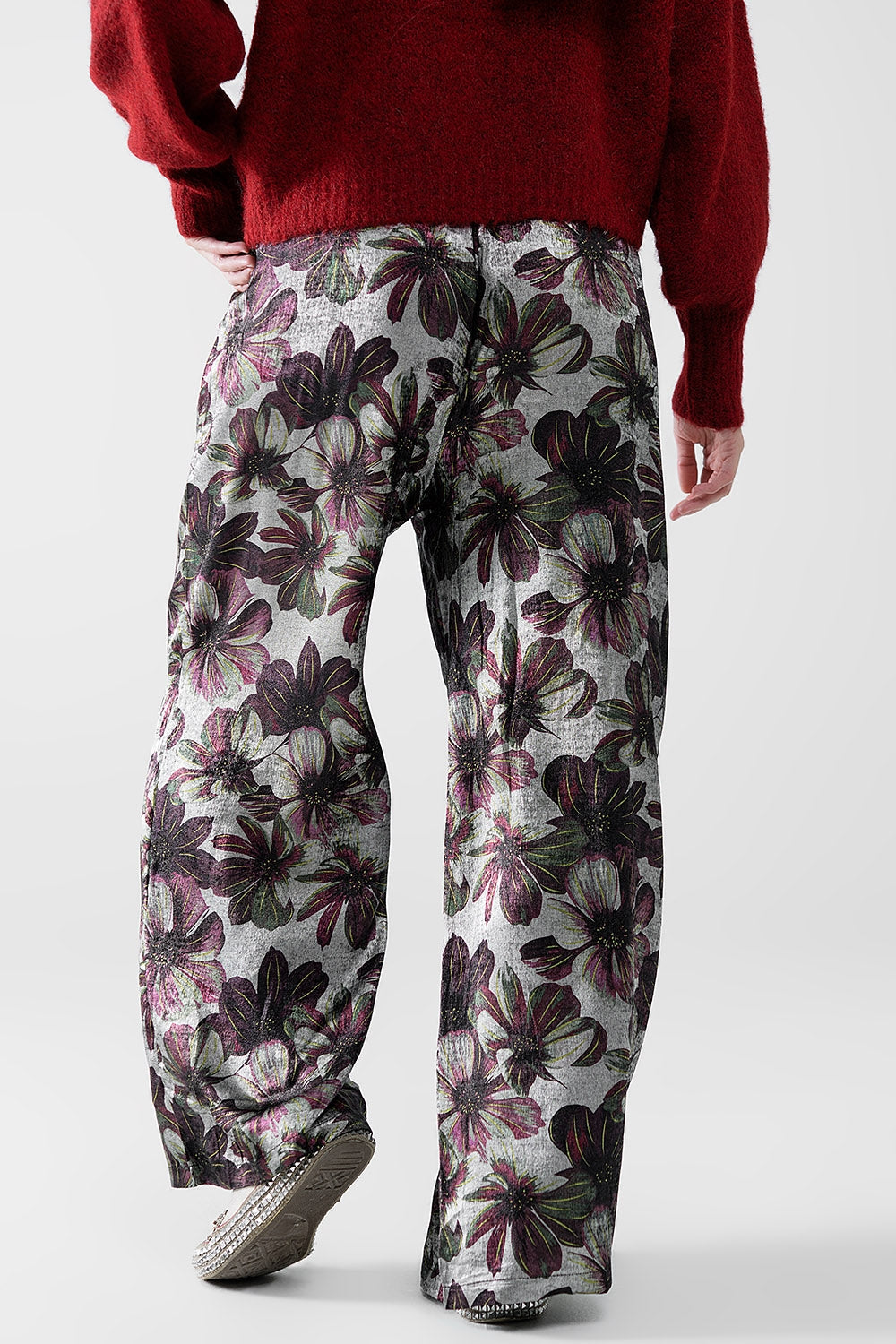 pantalón ancho con estampado floral Q2