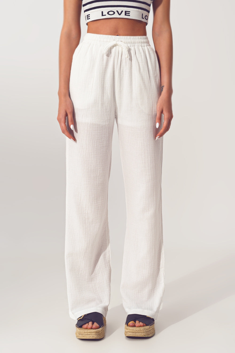Pantalón Ancho Texturizado en Blanco Q2