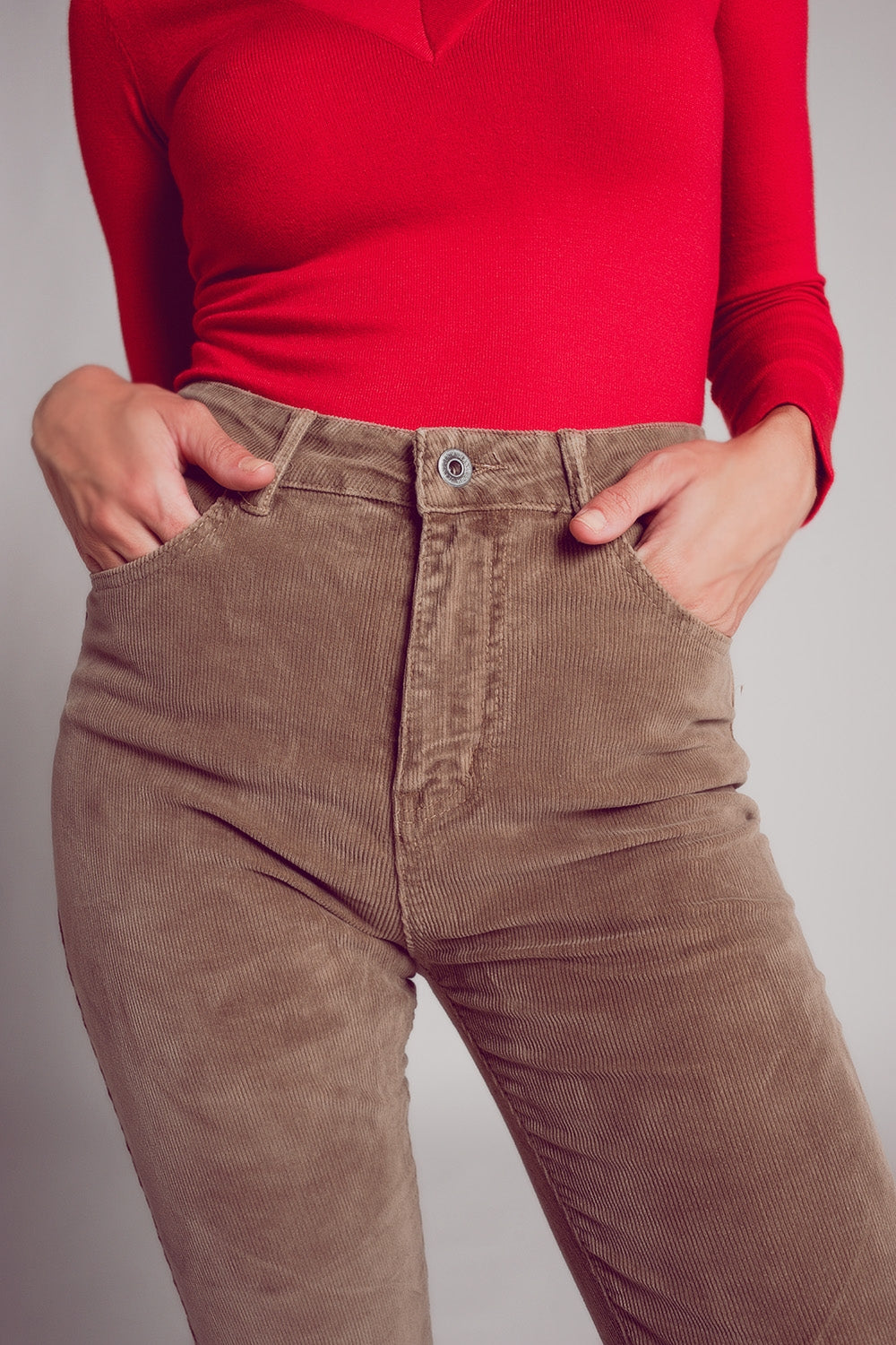 Pantalon beige corte pitillo de pana Q2