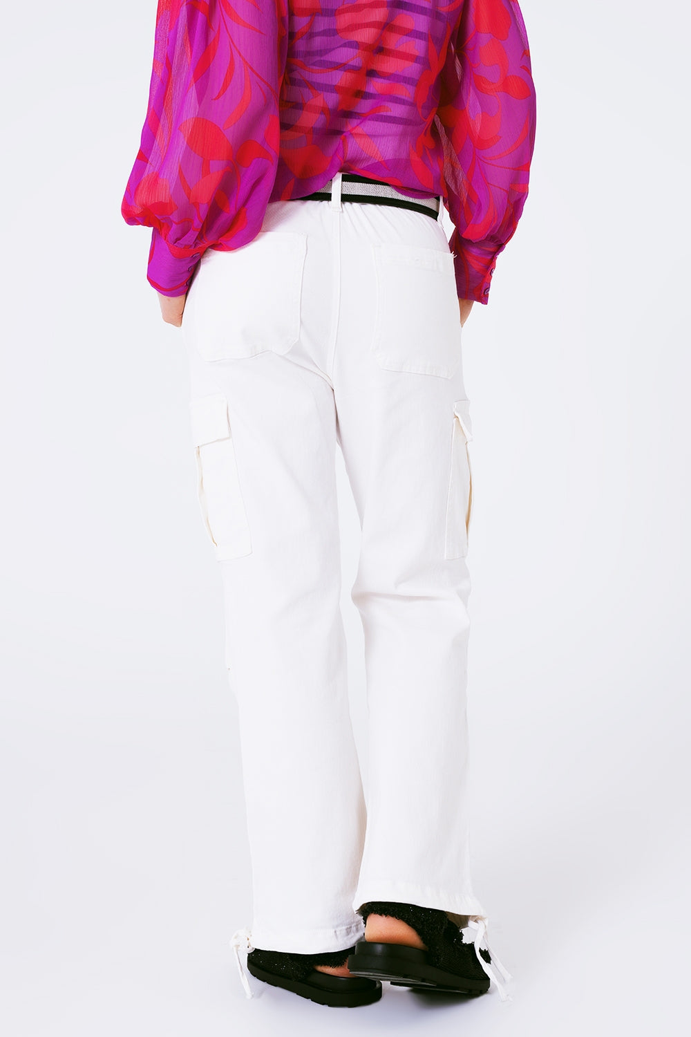 Pantalón cargo de pierna recta en blanco Q2