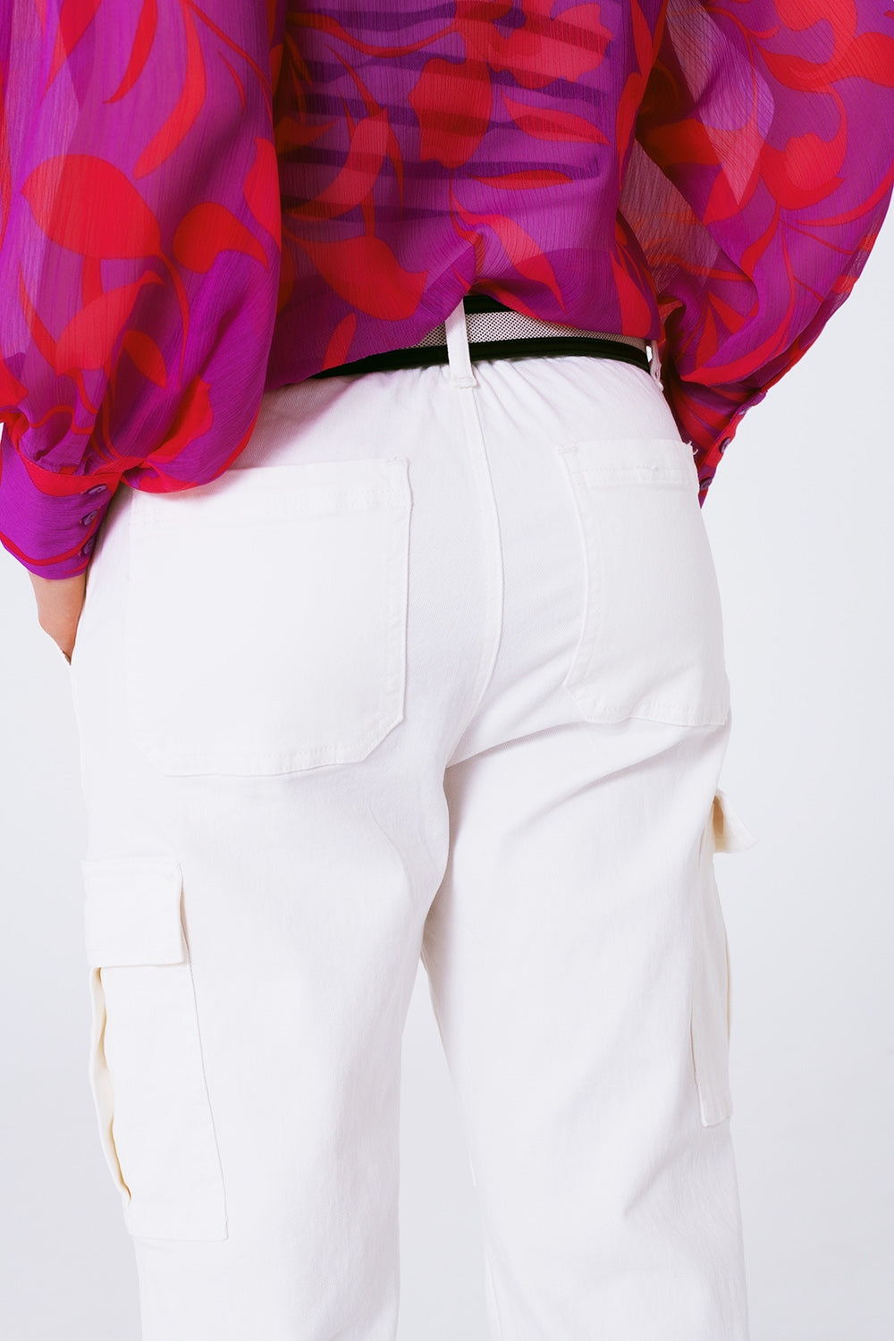 Pantalón cargo de pierna recta en blanco Q2