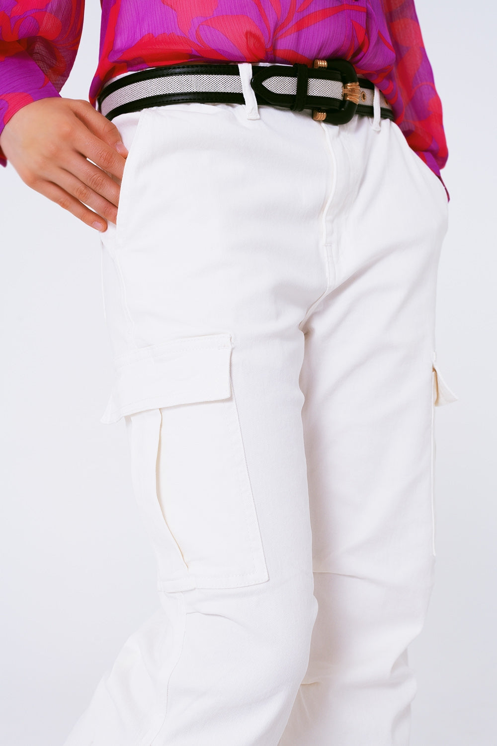 Pantalón cargo de pierna recta en blanco Q2