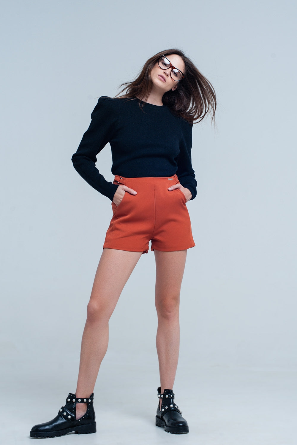 Pantalón corto naranja Q2