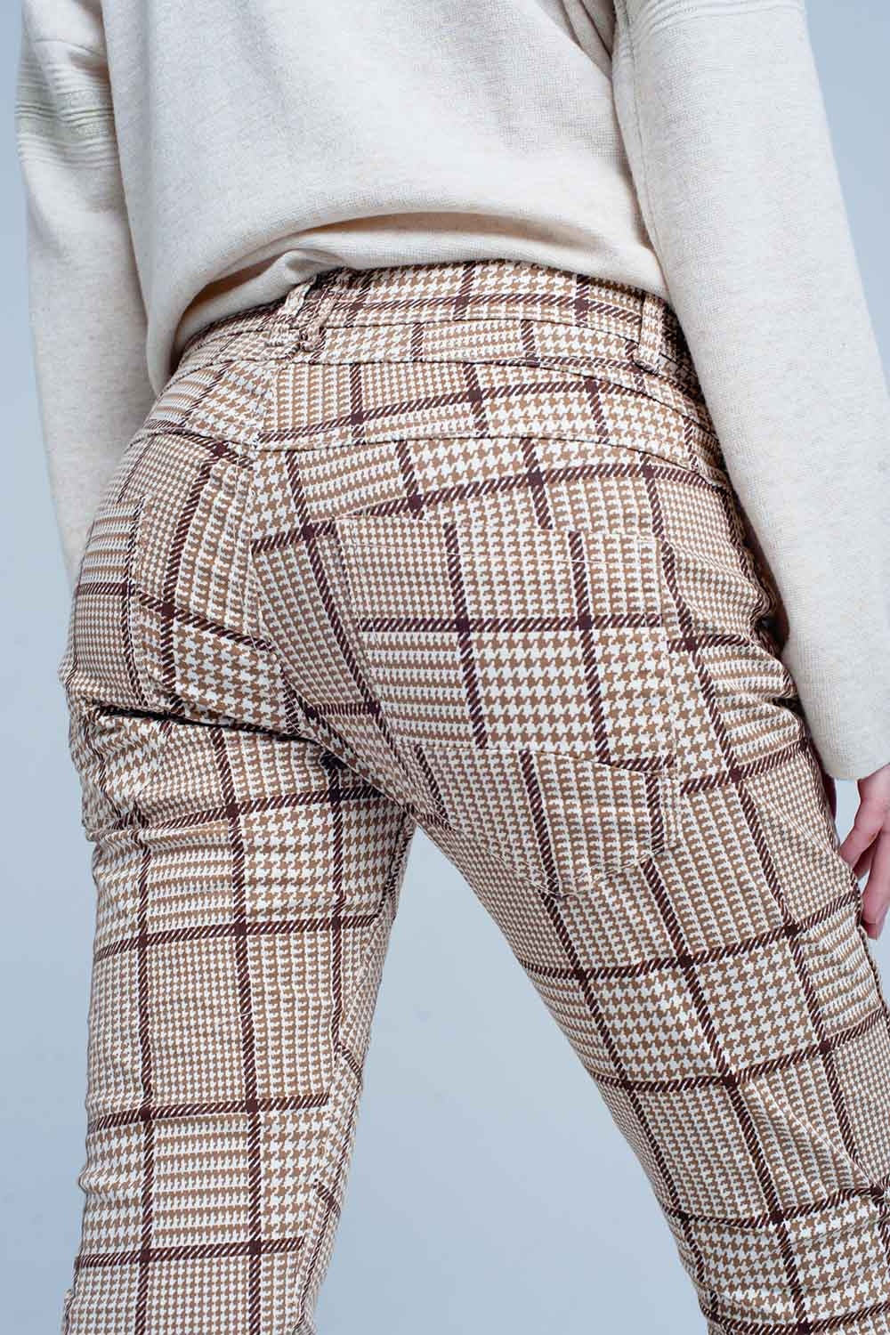 Pantalon de cuadros en beige con botones Q2