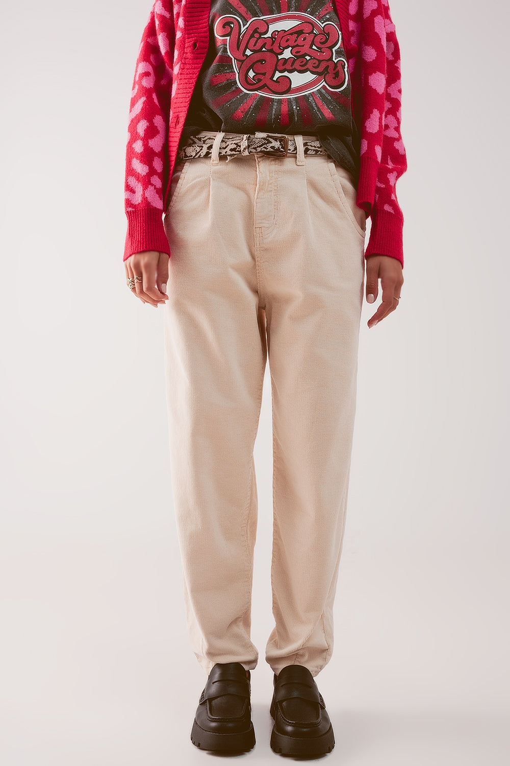 Q2 Pantalon de pana con pinzas ancho en crudo