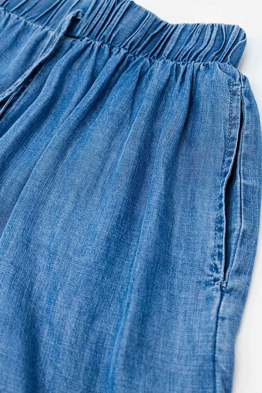 Pantalón de tencel fluido de pata ancha estilo vaquero azul Q2