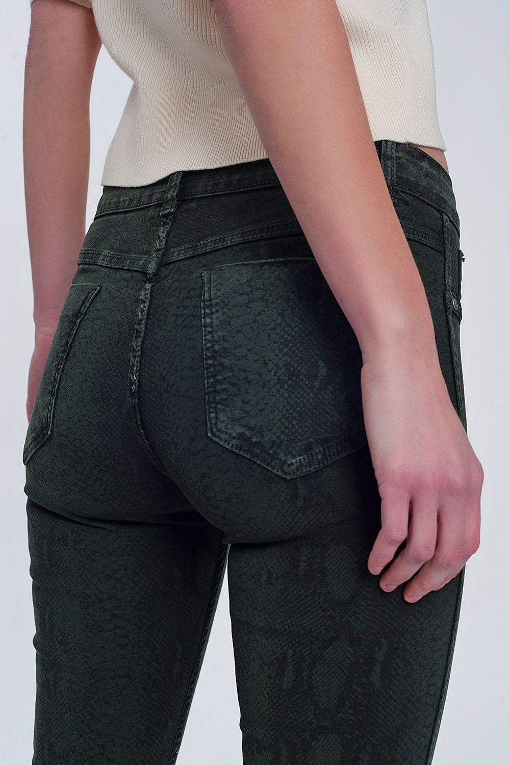 Pantalon estampado serpiente reversible en caqui Q2