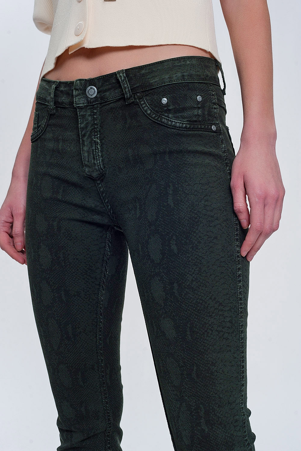 Pantalon estampado serpiente reversible en caqui Q2