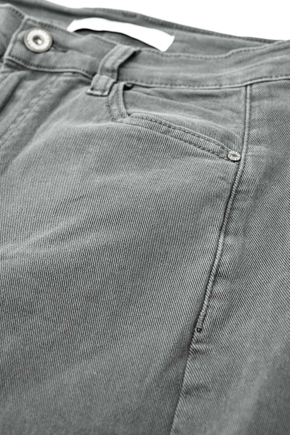 Pantalón extra ancho en gris lavado Q2
