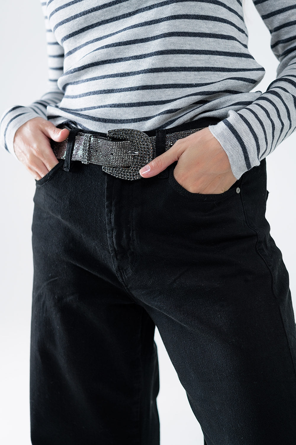 Pantalón extra ancho negro Q2
