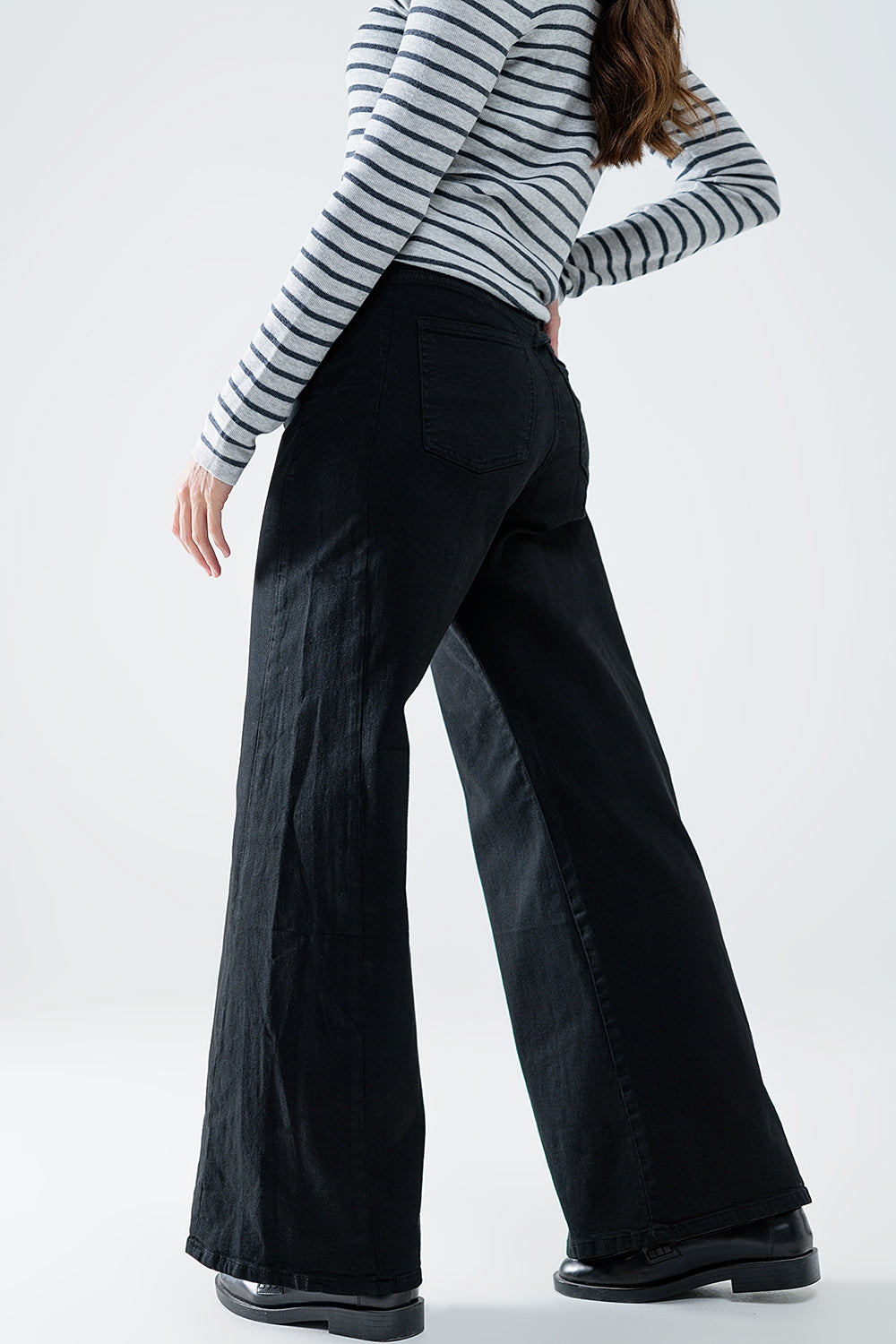 Pantalón extra ancho negro Q2