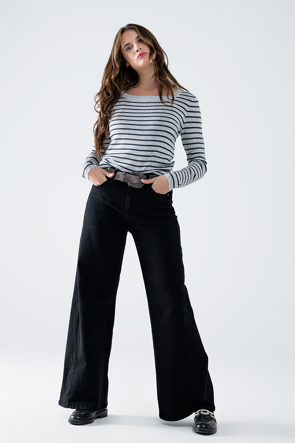 Pantalón extra ancho negro Q2
