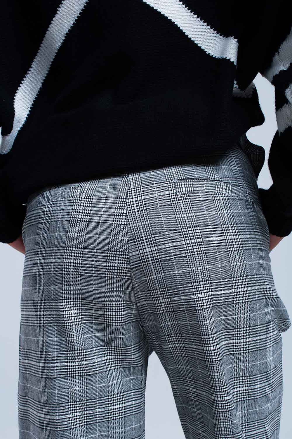 Pantalón gris en tejido Principe de Gales Q2