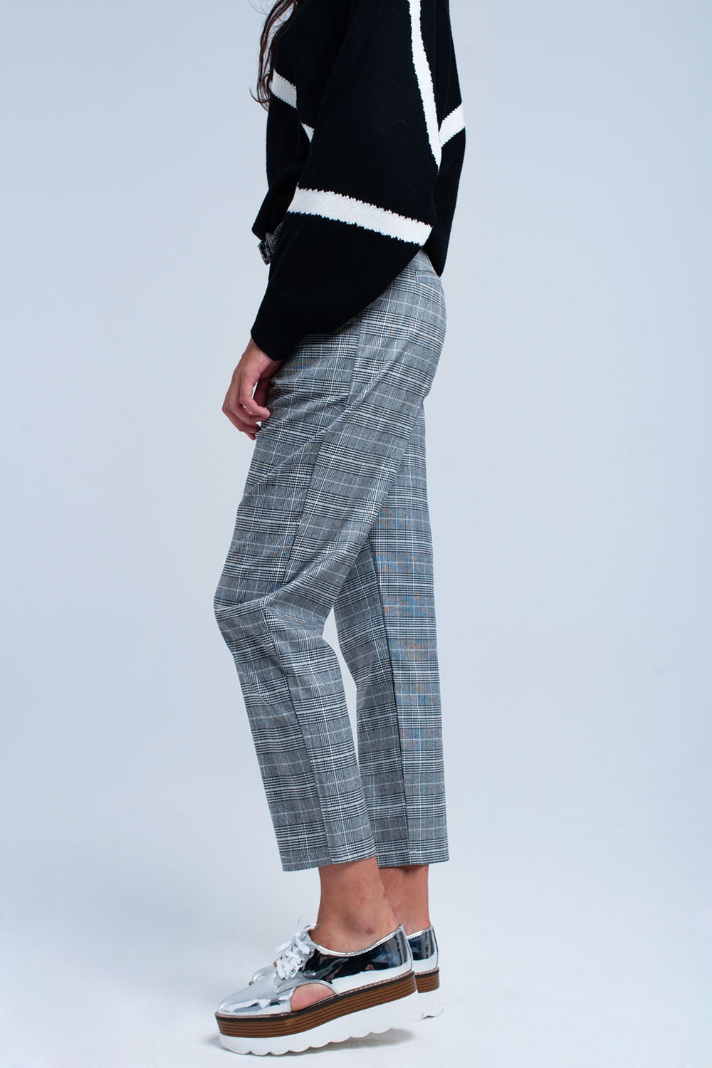 Pantalón gris en tejido Principe de Gales Q2