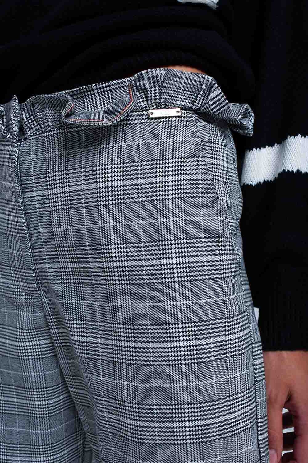 Pantalón gris en tejido Principe de Gales Q2