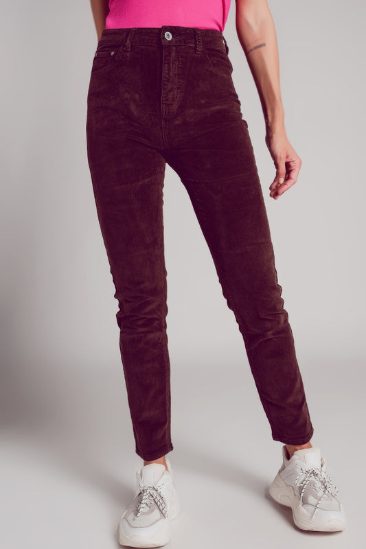 Q2 Pantalon marron chocolate corte pitillo de pana