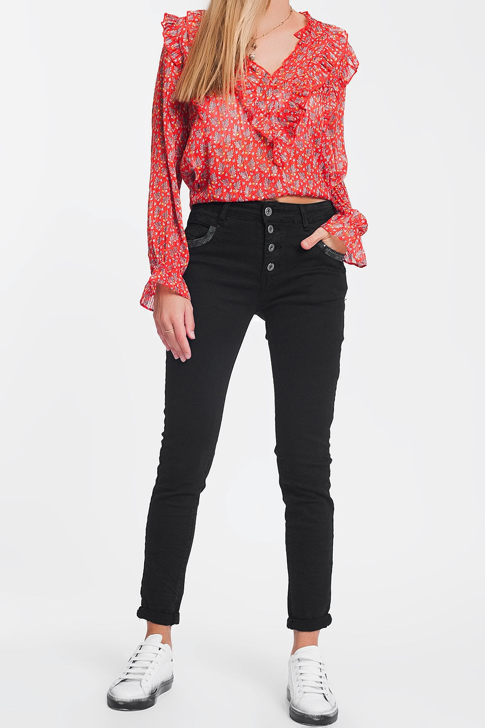 Pantalon negro boyfriend con detalles en bolsillo de lentejuelas Q2
