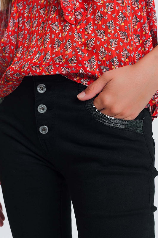 Q2 Pantalon negro boyfriend con detalles en bolsillo de lentejuelas