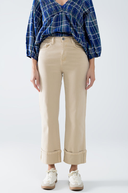 Q2 Pantalón recto con bajo recortado en beige oscuro