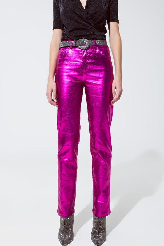 Q2 Pantalón recto metalizado en fucsia