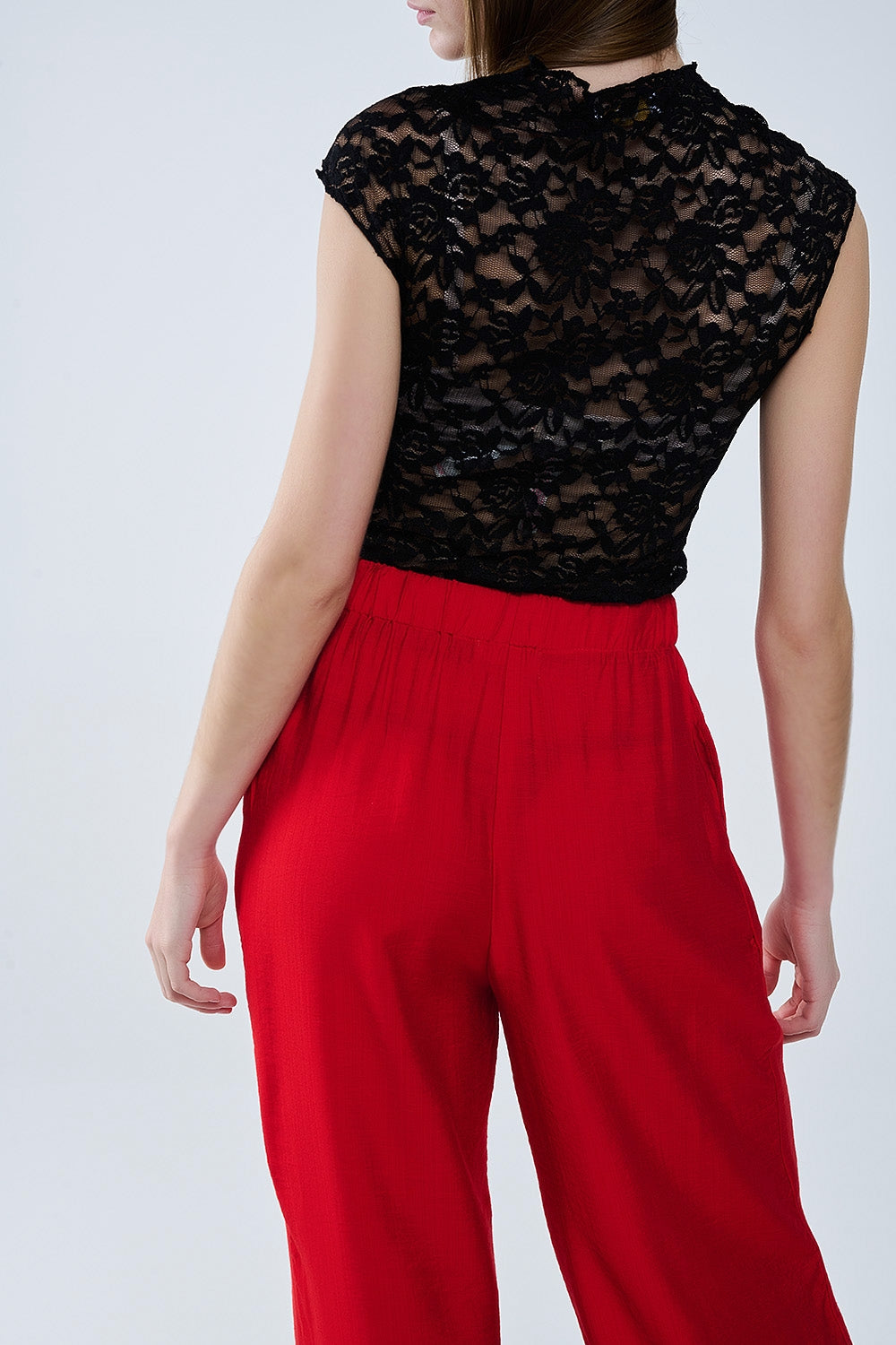 Pantalón rojo de pernera ancha en tejido de viscosa ligera Q2