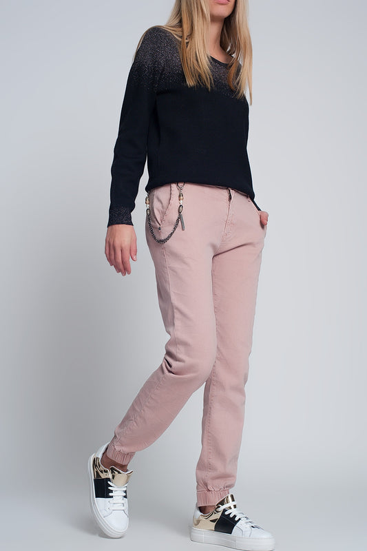 Q2 Pantalón utilitario con puños y cadena en rosa