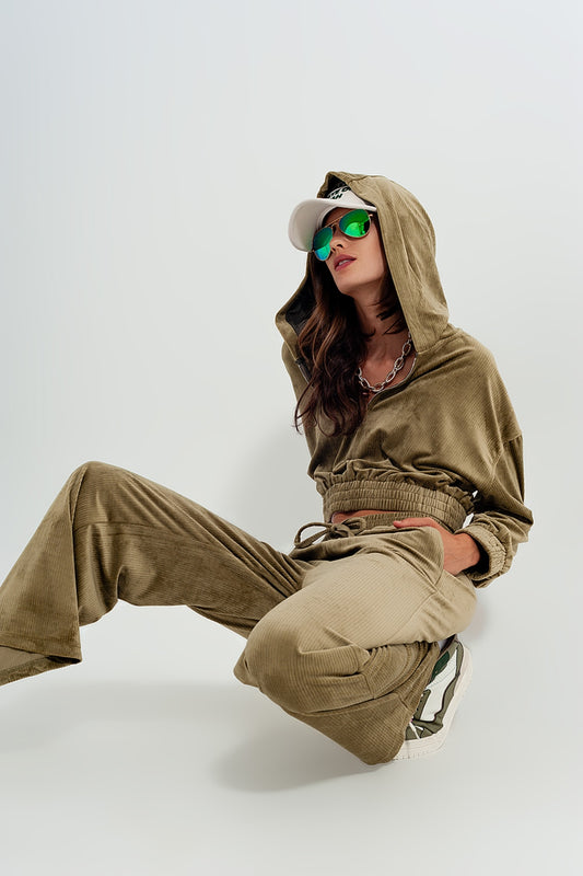 Q2 Pantalon verde con cordón ajustable de pana