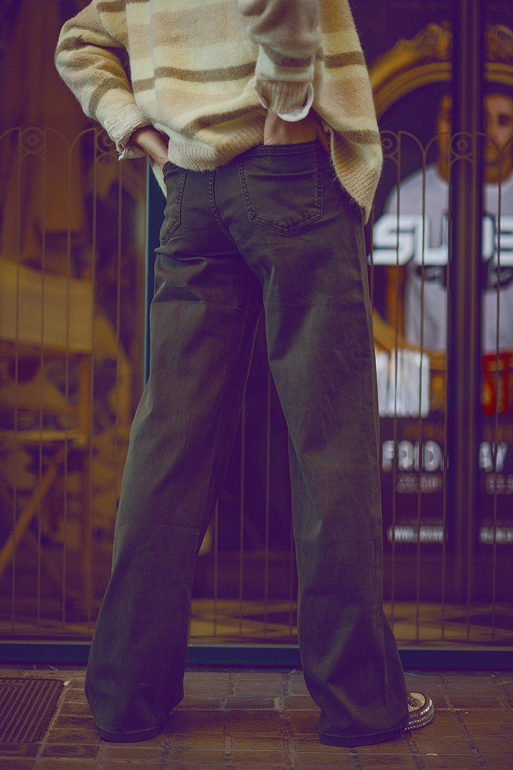 Pantalón verde militar de talle alto y pierna ancha Q2